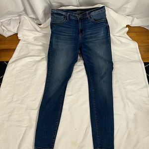 Kut from the Kloth Toothpick Skinny Jean size 6